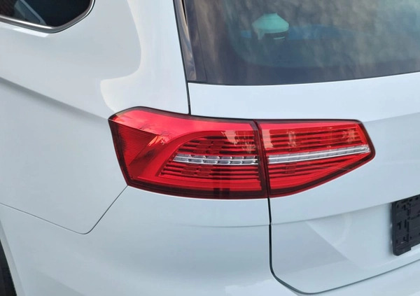 Volkswagen Passat cena 69900 przebieg: 217000, rok produkcji 2017 z Tychowo małe 172